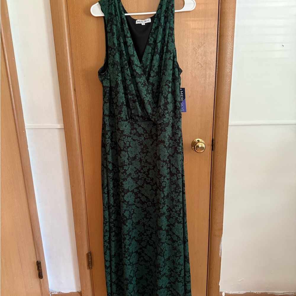 Chic Black and Green Floral Maxi Dress